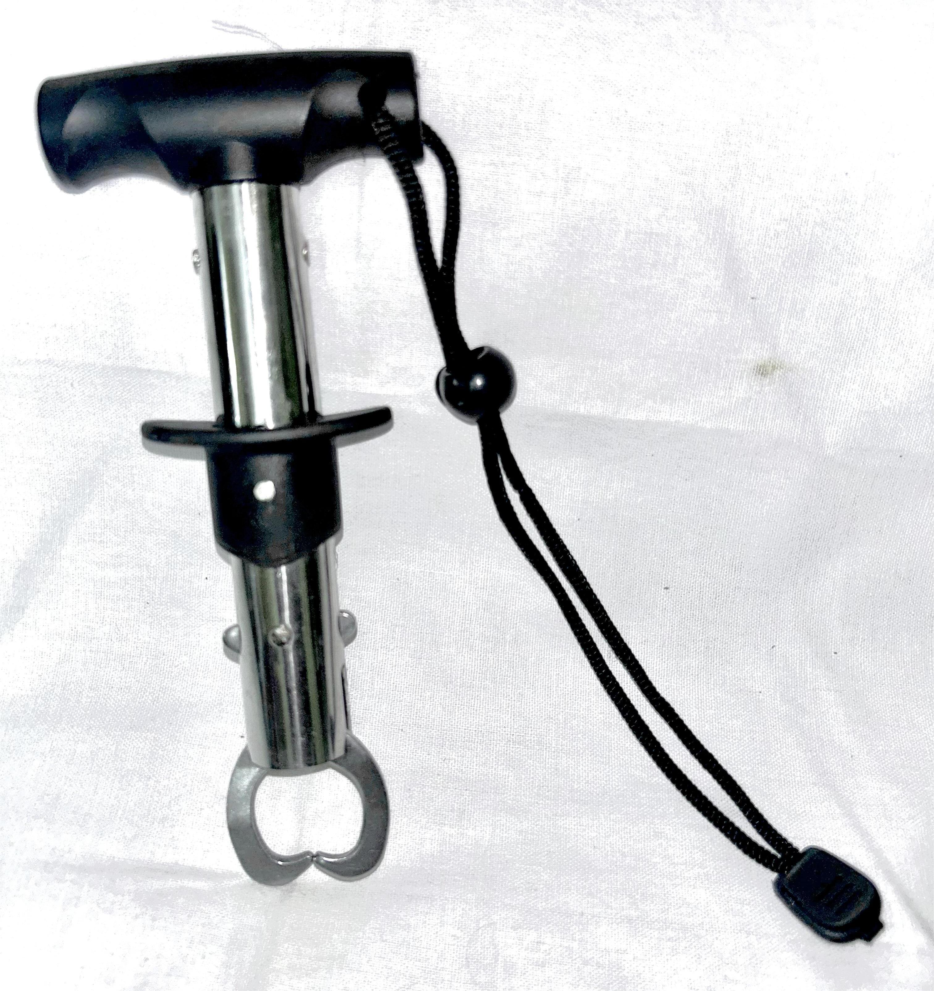 One-Hand Fish Grabber